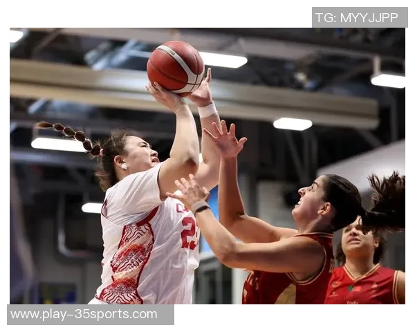 中国女篮32分大胜日本的胜利秘诀揭晓，团队配合与战术执行至关重要